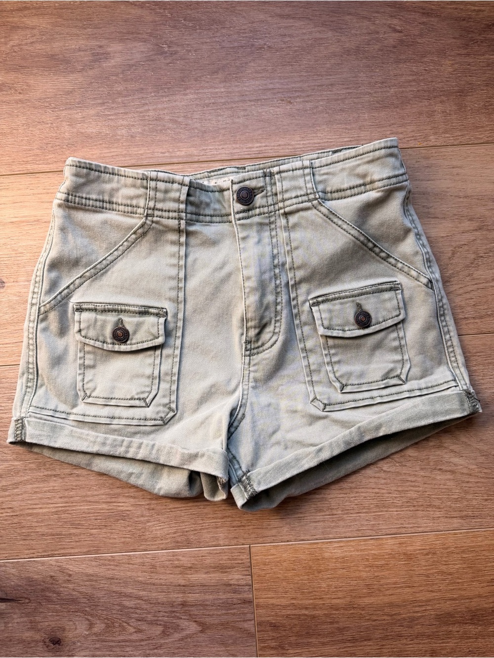 Abercrombie & Fitch High-Waist Utility Shorts — Khaki Green
